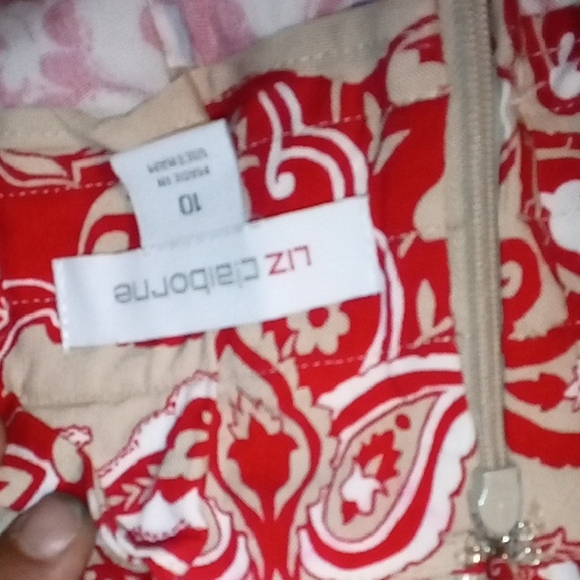 Red , Tan and White Paisley Skirt Light And Breezyíe3 In - Picture 2 of 2